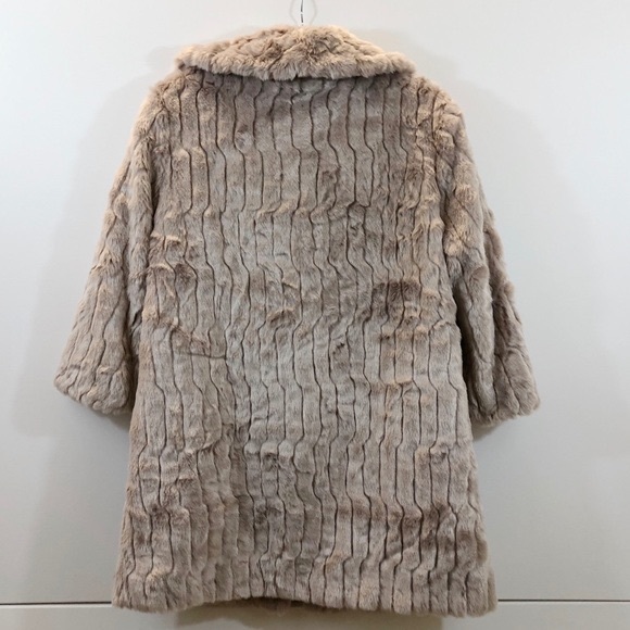 Forever21 faux fur jacket - Picture 2 of 2